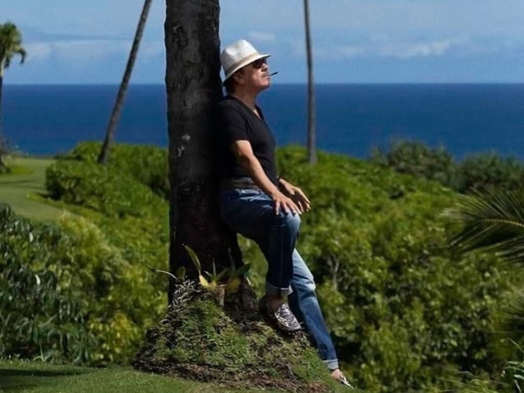 Carlos Santana lanza linea de cannabis medicinal Mirayo cannatlan