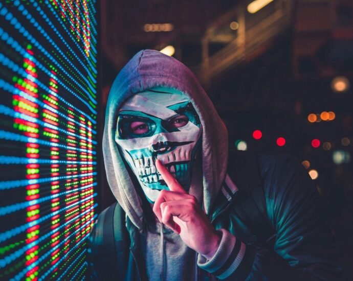 Hackeo Masivo Expone Datos de 380,000 Usuarios: Empresa de Cannabis Lanza Primer Programa Bug Bounty de la Industria