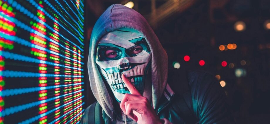 Hackeo Masivo Expone Datos de 380,000 Usuarios: Empresa de Cannabis Lanza Primer Programa Bug Bounty de la Industria